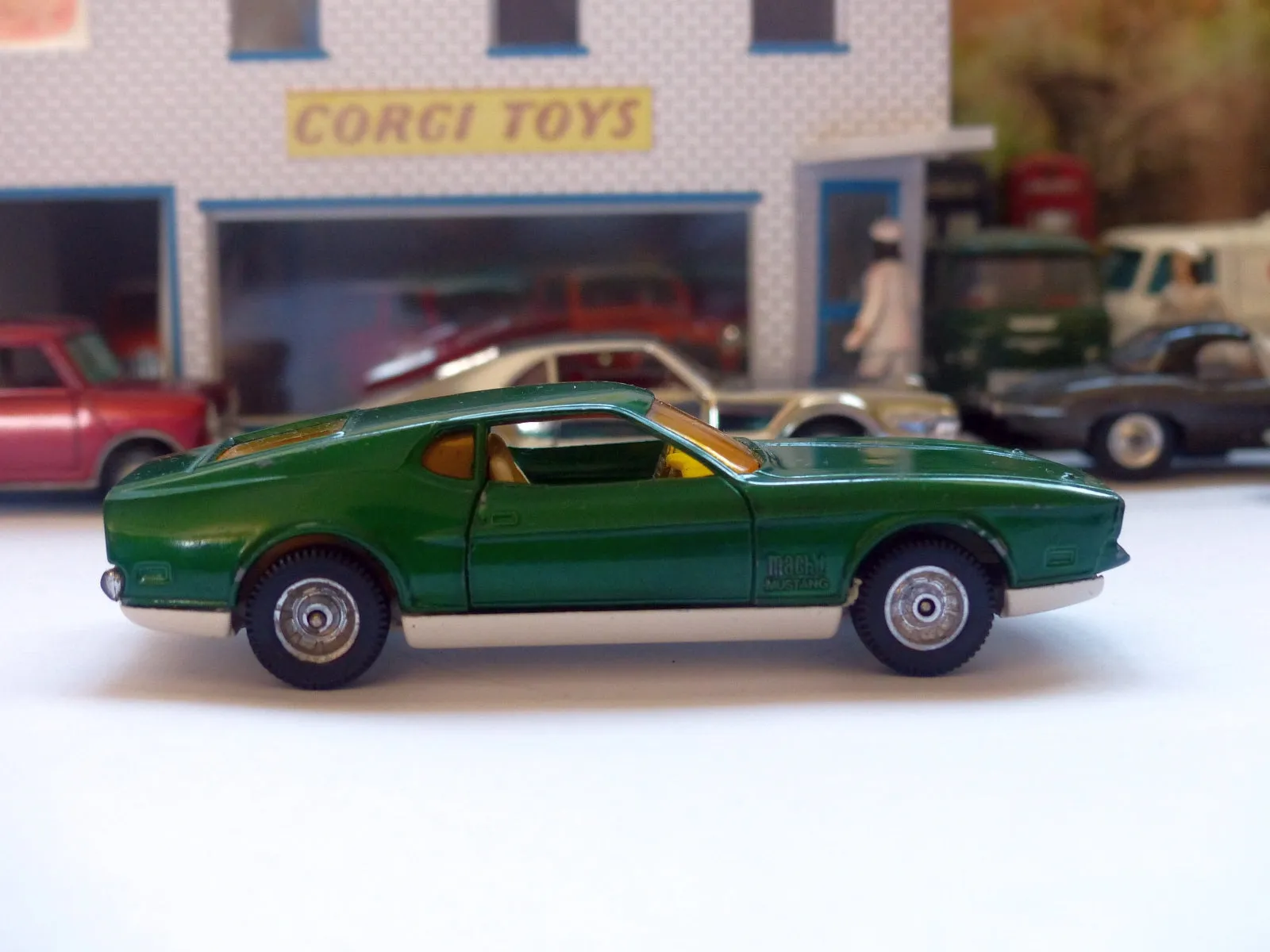 329 Ford Mustang Mach 1 in green