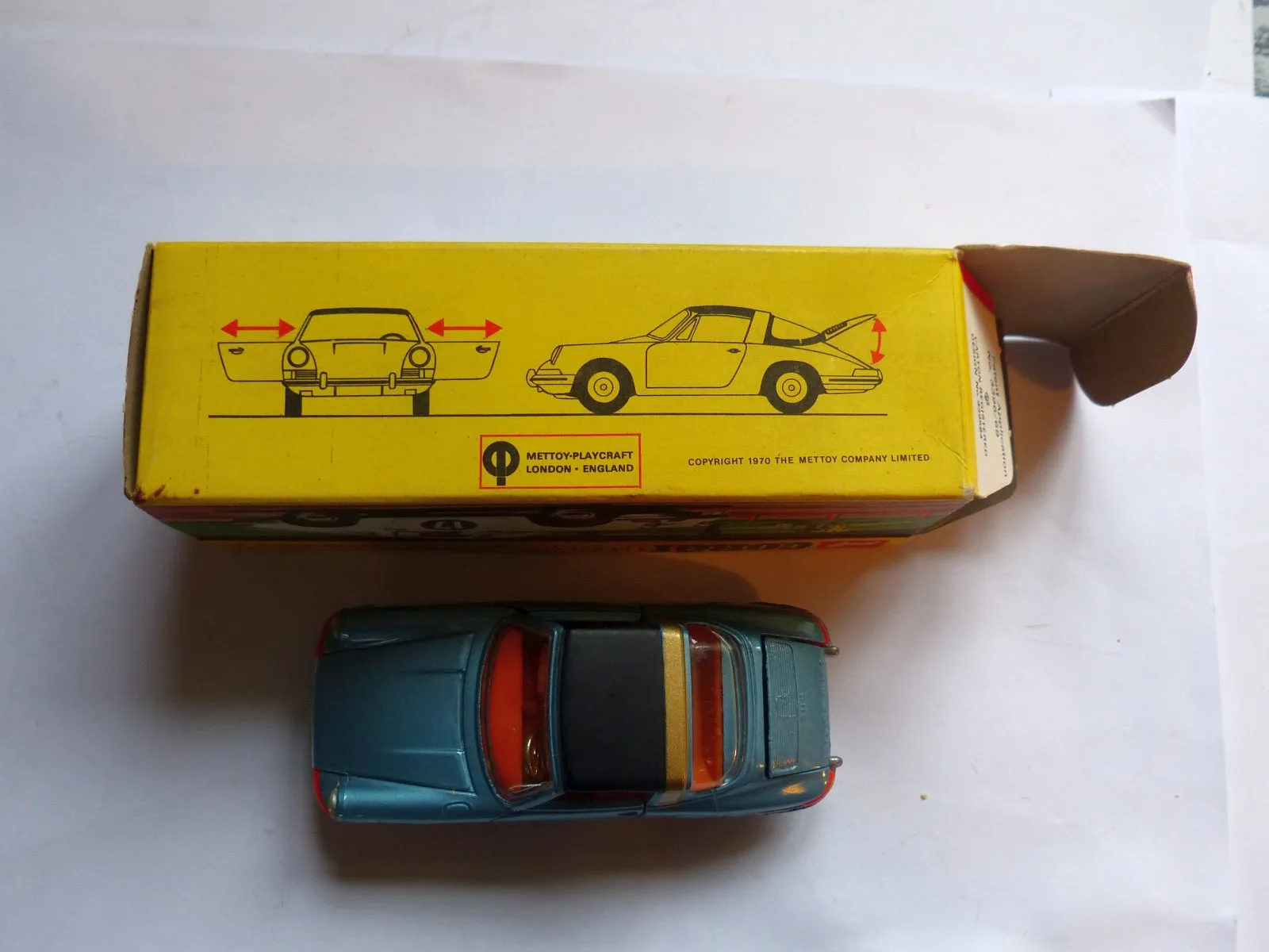 382 Porsche 911S Targa with original box - scarce edition