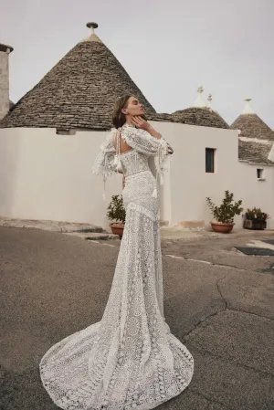 Ariamo - Earthly Chic