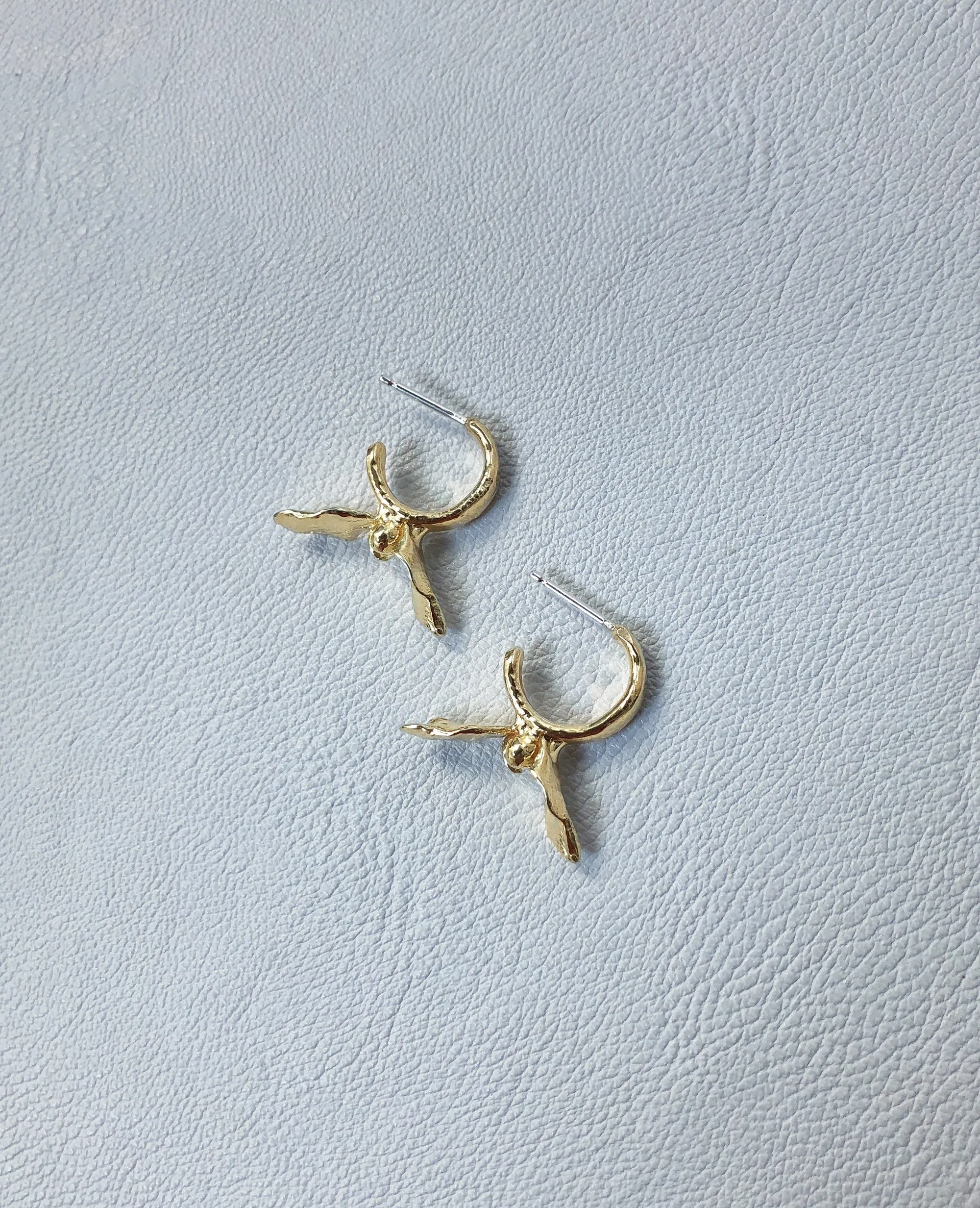 BLOOM // golden mini hoops
