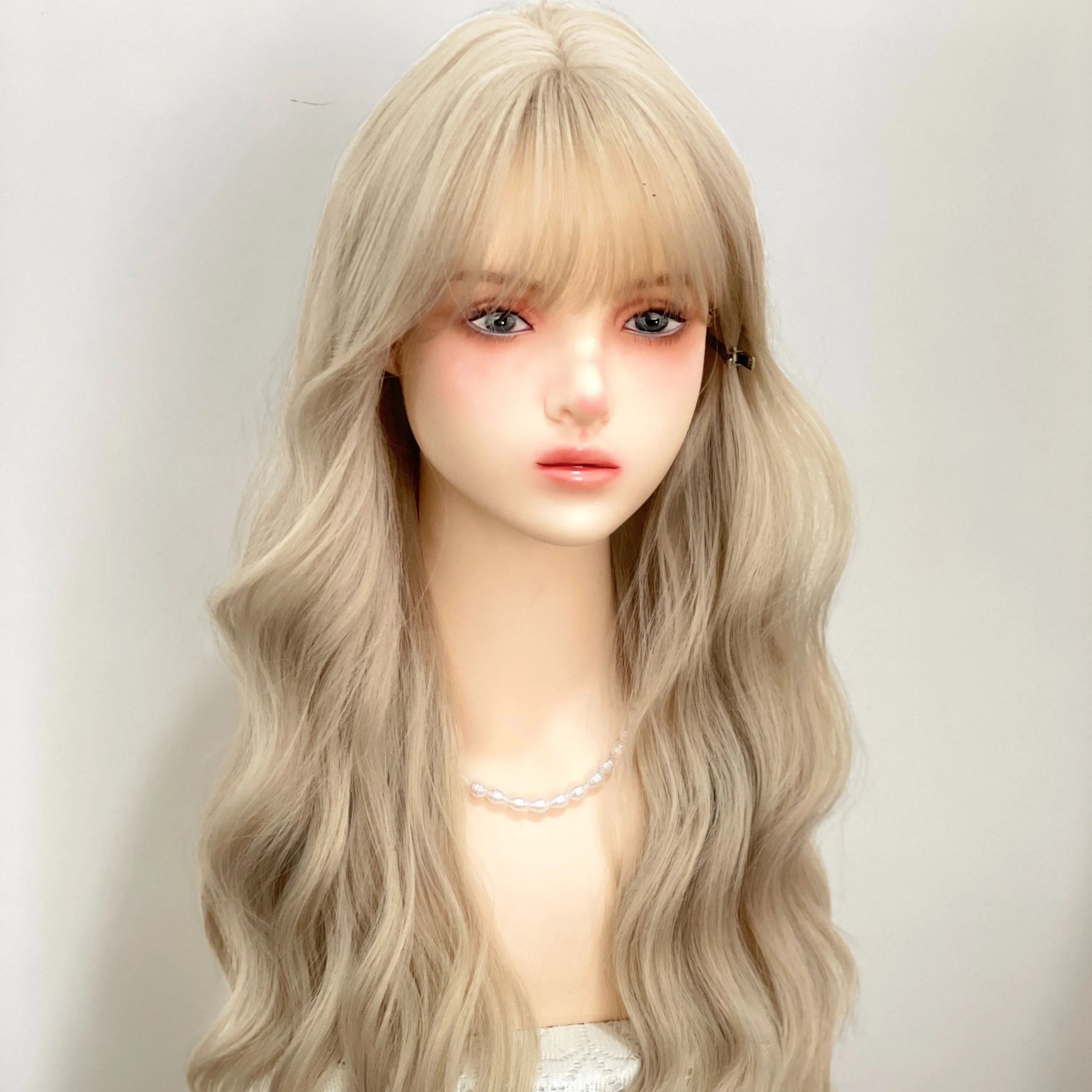 Chic Curly Elegance Wig