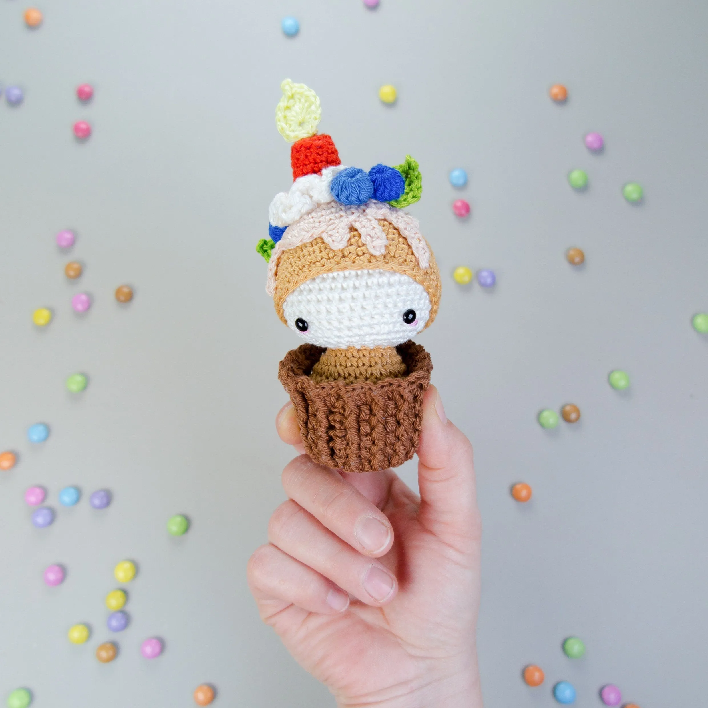 Crochet Kit . Pincushion Cupcake Ella