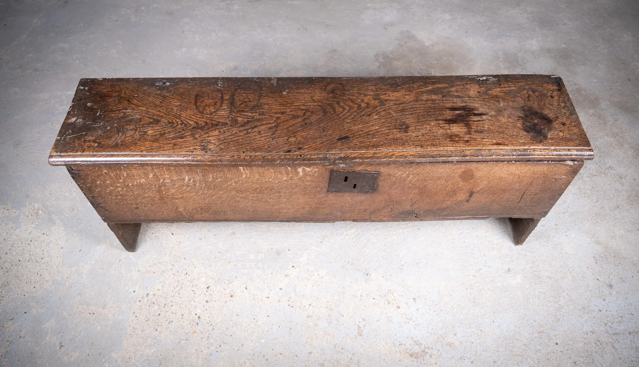 Early 17th Century Oak Six Plank Narrow Chest / Coffer