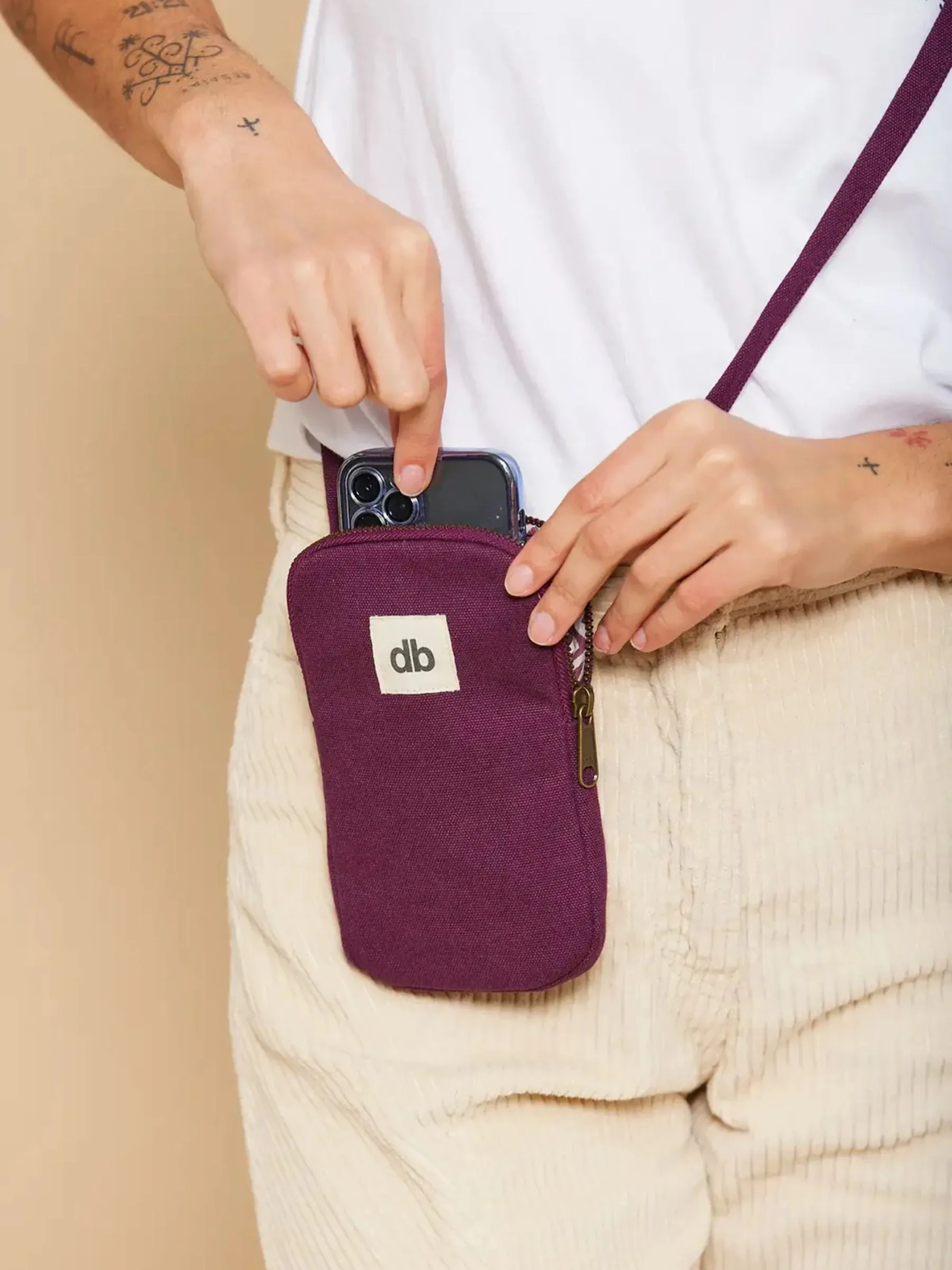 Phone Crossbody Bag Bill Dark Red in Organic Cotton | Hindbag