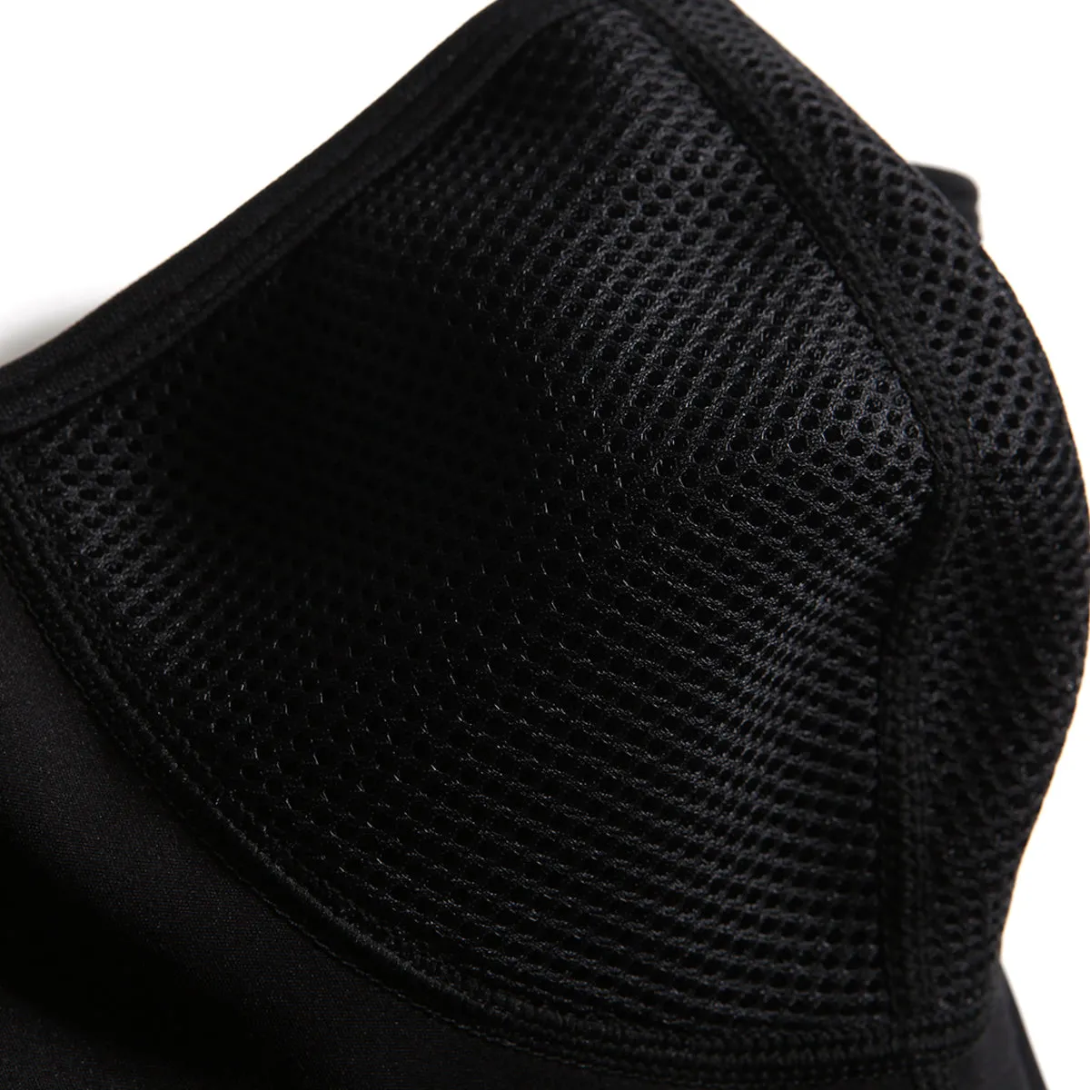 "MONOCHROME" Wind Guard Neck Warmer / TR23AW-802