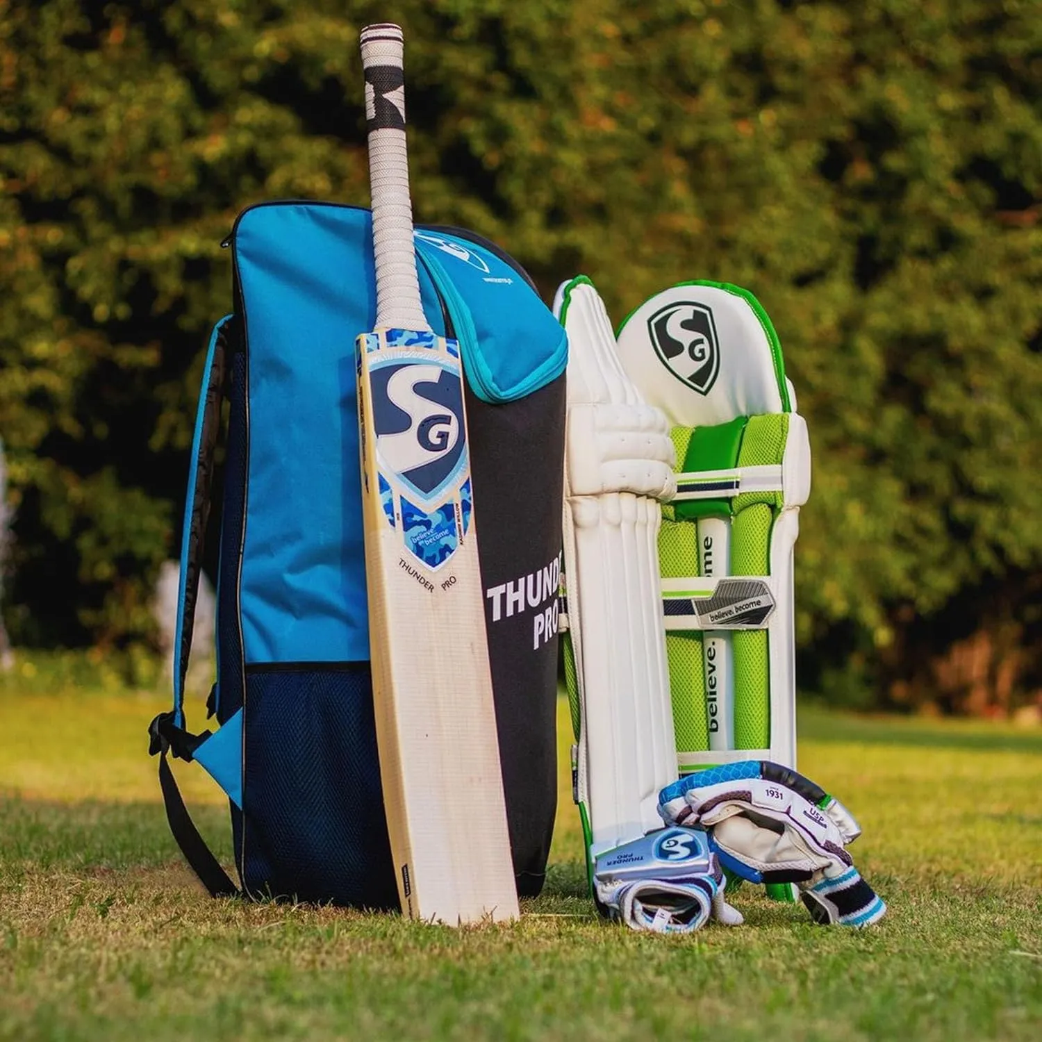 SG Thunder Pro Kashmir Willow Cricket Kit - Assorted Color